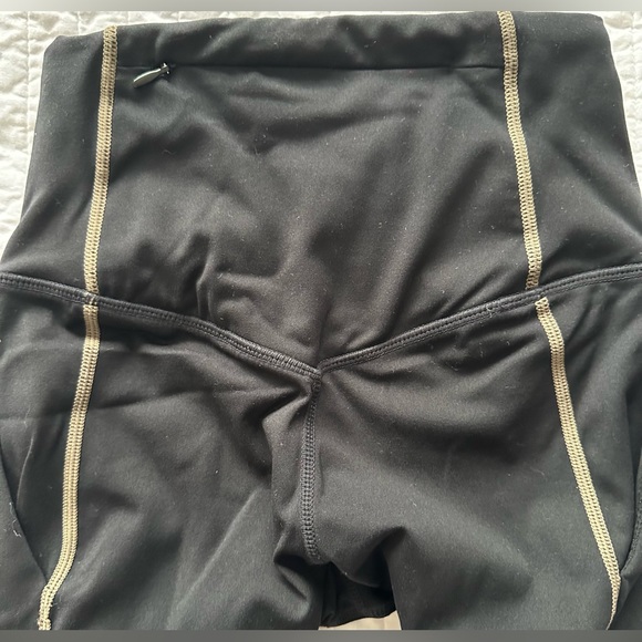 Fabletics Trinity Motion365+ HW Utility Legging - Picture 7 of 7